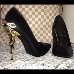Snake 🐍 heel pumps